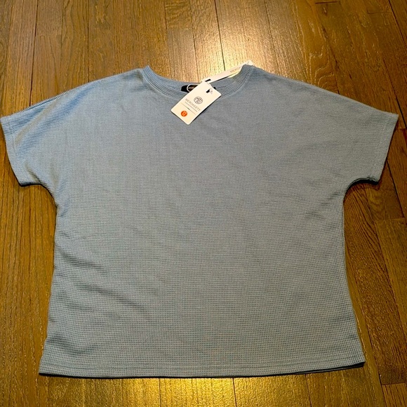 Women’s shorts and top Set size medium - Picture 5 of 5